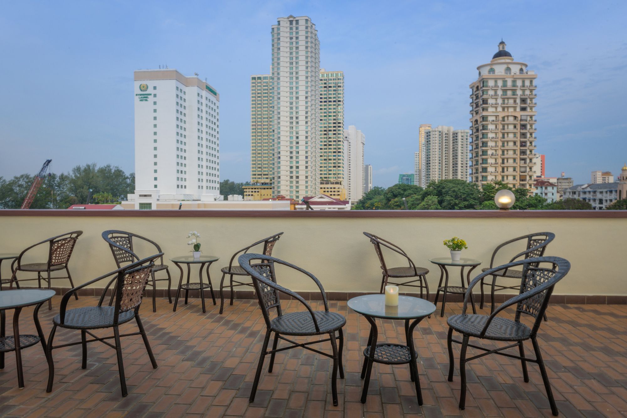 Hotel Spot On 89645 Ong'S Court George Town Esterno foto