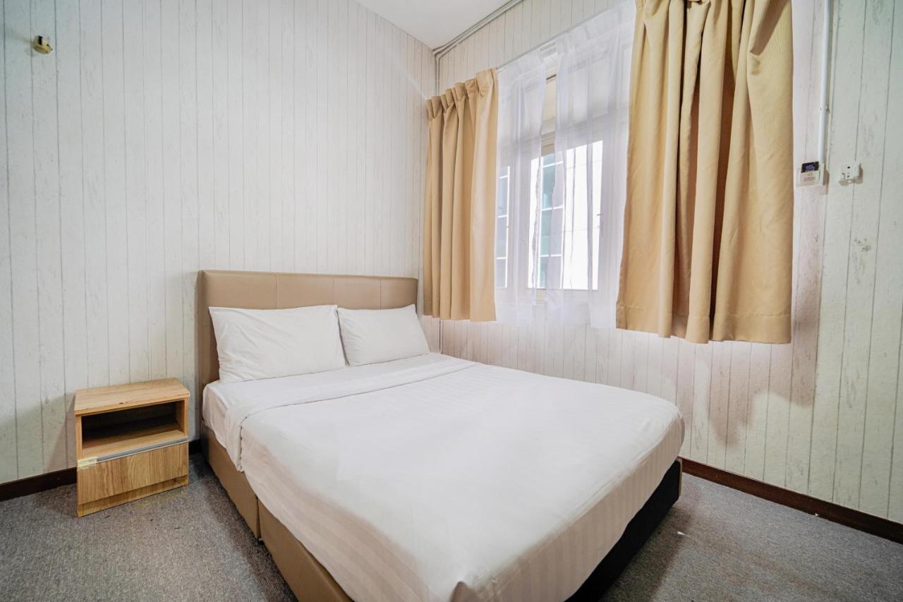Hotel Spot On 89645 Ong'S Court George Town Esterno foto